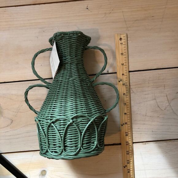 Threshold NWT Coastal Small Rattan Vase Green - Picture 10 of 11